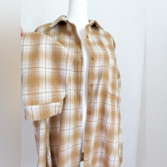 Boohoo Oversized Flannel - Picture 2 of 6